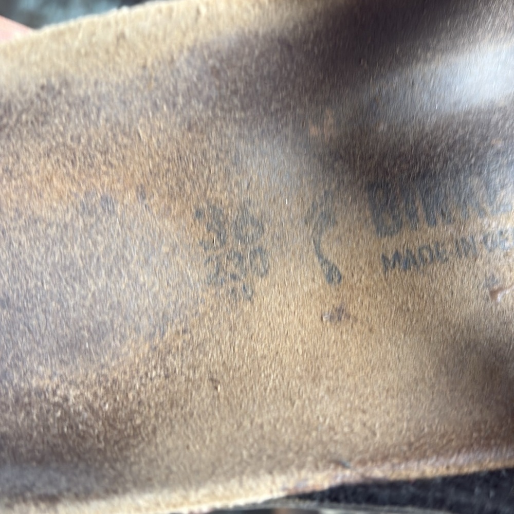 Birkenstock Khaki Metallic Double Strap Sandals
Leather Upper
Cork Sole - Picture 4 of 4